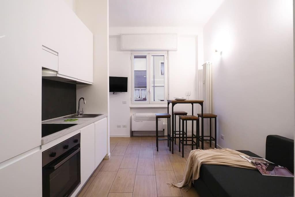 Contempora Apartments - Bilocale Via Verro Milan Bagian luar foto