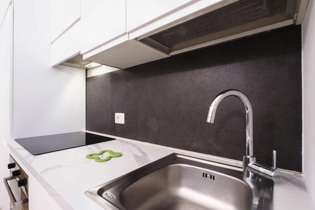 Contempora Apartments - Bilocale Via Verro Milan Bagian luar foto